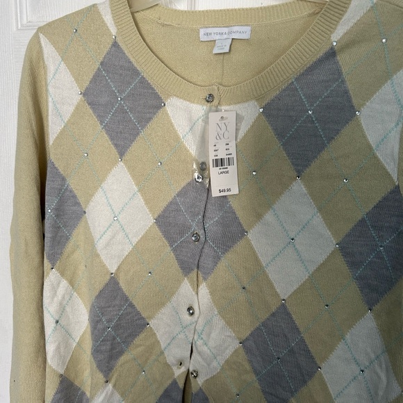 Beautiful cardigan from New York and Company size large - Picture 3 of 7